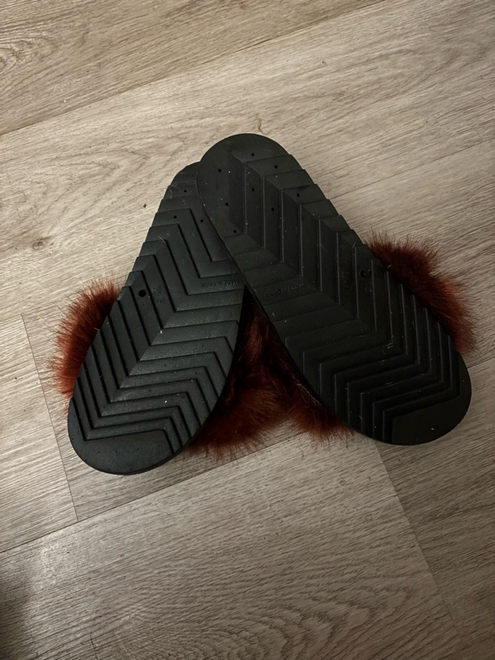 Truffle Women's Faux Fur Slide Sandals - Burgandy - Picture 5 of 6